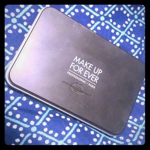 CLEAR OUT👑Make Up Forever Contour Trio👑